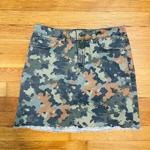Kensie Camouflage Mini Skirt